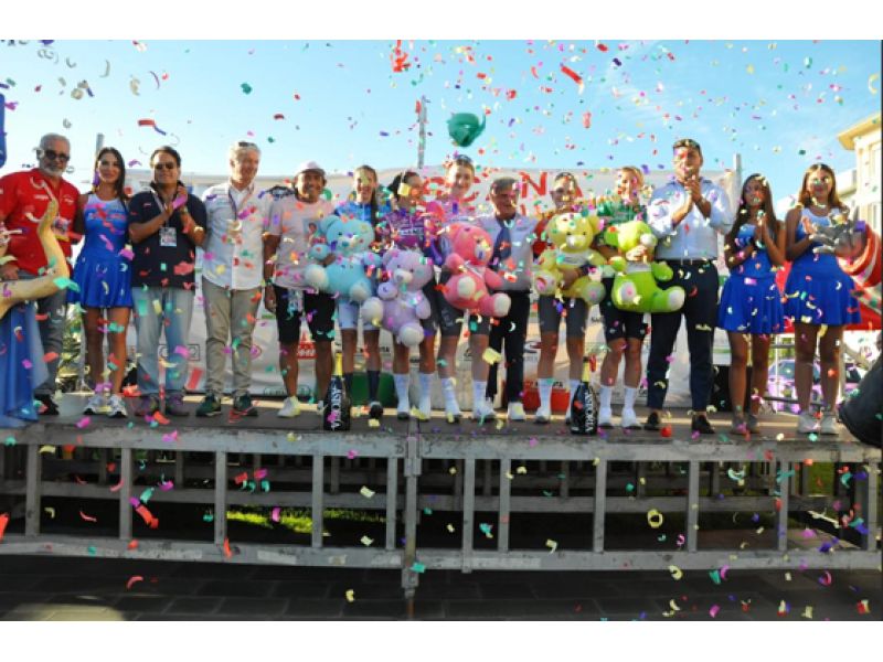 GIRO TOSCANA. ALLA LIV ALULA JAYCO LA CRONOSQUADRE DI VIAREGGIO