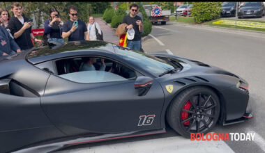 Leclerc è a Imola, ingresso con Alexandra e Leo: “Sto bene”