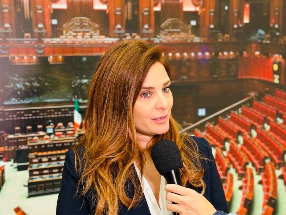 Il pacchetto del governo per il rilancio delle professioni: "Così le rimettiamo al centro"
