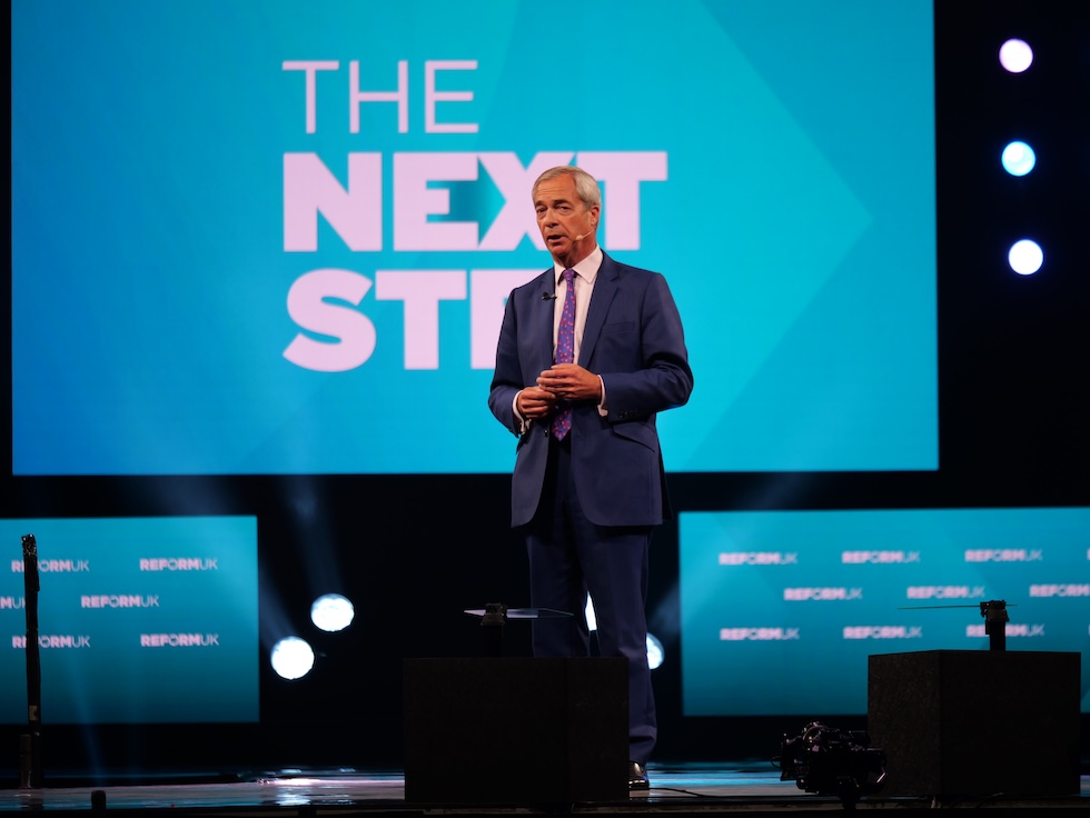 Nigel Farage durante il discorso conclusivo della convention, il 6 settembre a Birmingham 