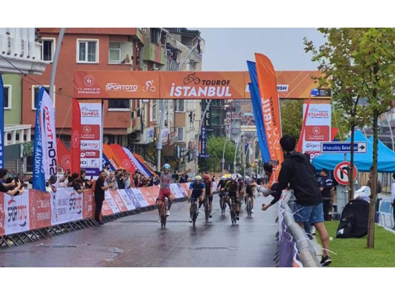TOUR OF ISTANBUL. BUON MOMENTO DI LONARDI CHE TRIONFA NELLA TERZA TAPPA