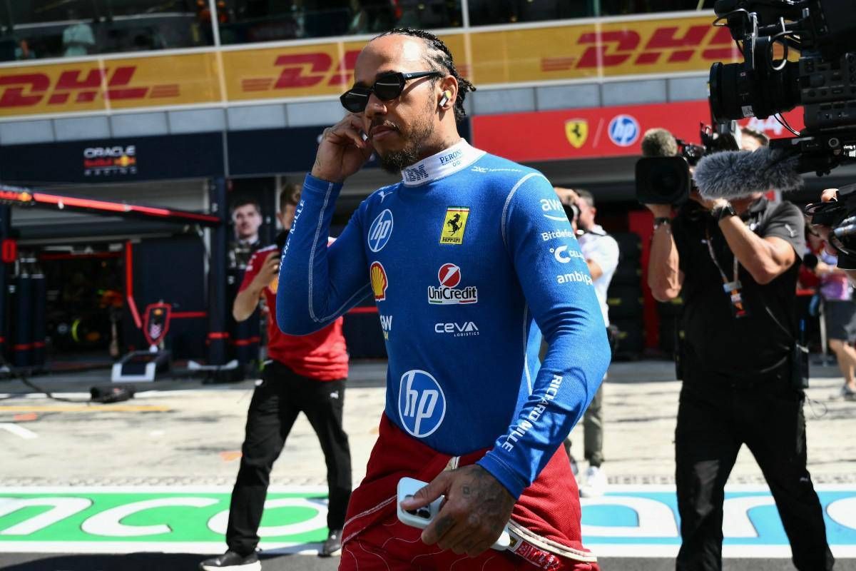 Gp Monza, Hamilton dalla Ferrari... alla Ducati. L'iconico arrivo di Lewis