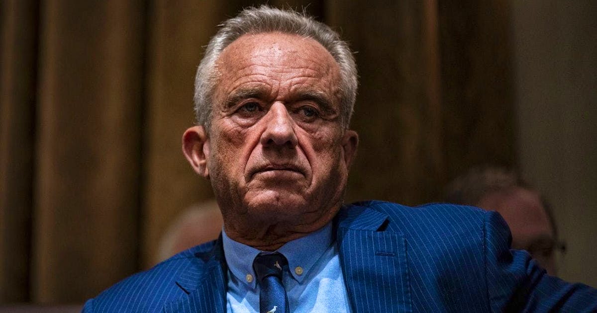 Kennedy Jr chiede il ritiro d'uno studio sui vaccini, ma la rivista si rifiuta: «Vuole solo che la scienza si pieghi alla sua volontà»