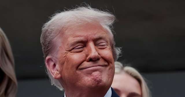 'Il 57% degli americani boccia Trump', il sondaggio Nbc - Attualità