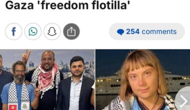 La Flotilla della vergogna: un collega di Greta in posa con un capo di Hamas