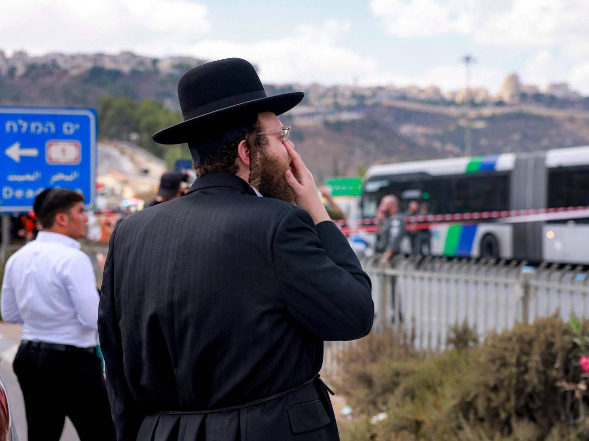 Paura a Tel Aviv, un auto esplode e provoca un ferito