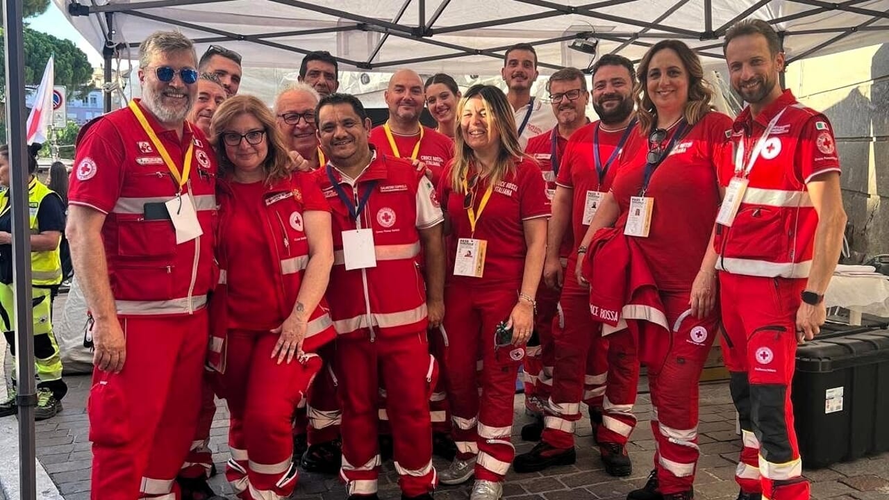 Santa Rosa 2025 - Croce rossa durante il trasporto della Macchina-2