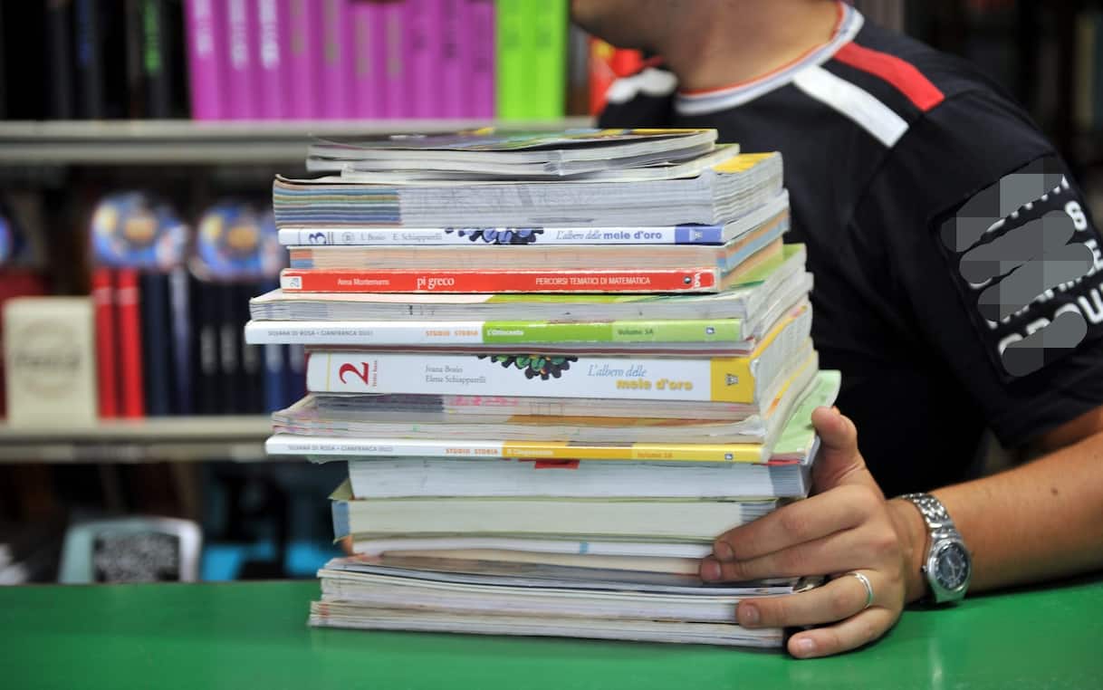 Manovra 2026, ipotesi libri scolastici detraibili al 19%: cosa prevede