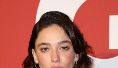 Matilda De Angelis compie 30 anni: la band con cui ha girato l'Europa, l'amore con Alessandro De Santis, 7 segreti