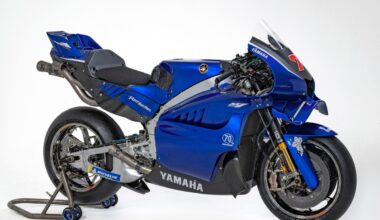 L'attesa è finita: ecco la nuova Yamaha M1 con il motore V4