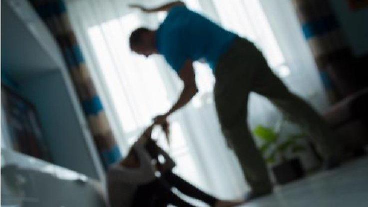 Picchiata dal partner, perde il bimbo che porta in grembo. Allarme sulle violenze in gravidanza