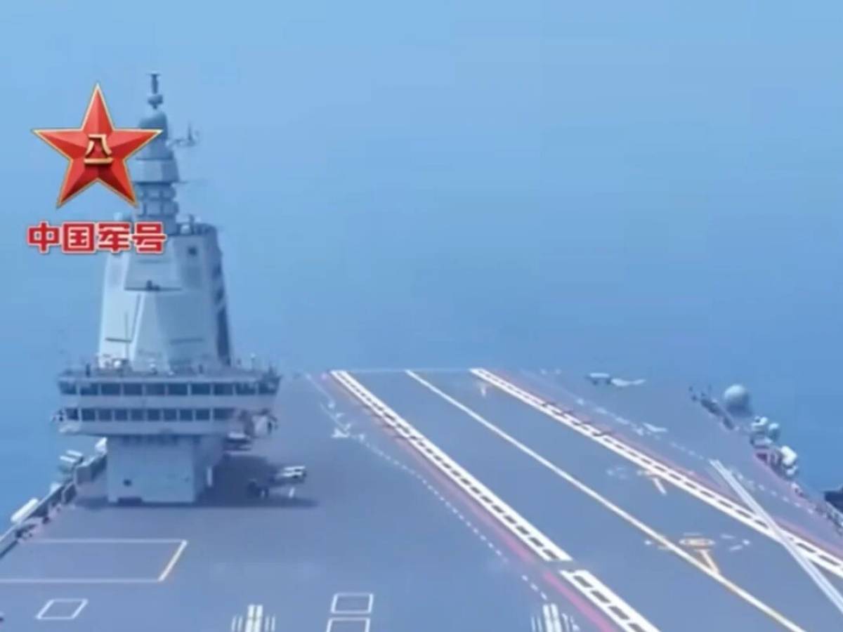 Navi da sbarco e portaerei in azione: cosa succede nel Mar Cinese Meridionale