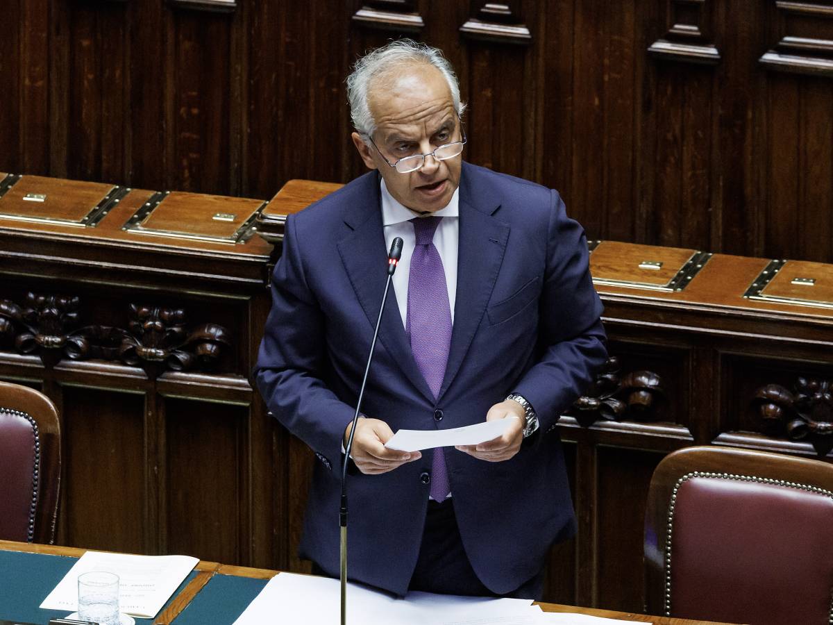 Piantedosi: "Rischio emulazione, è ora di abbassare i toni"