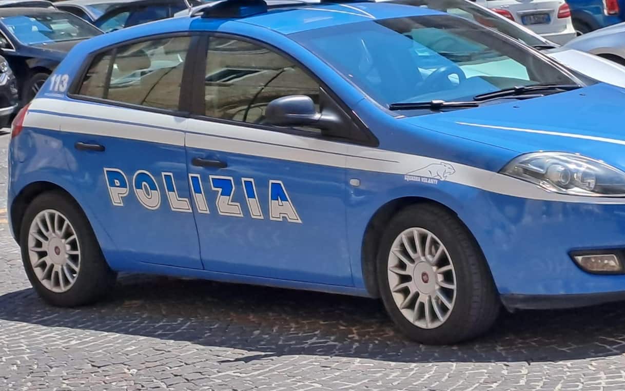 Bloccato con pistola taser da polizia, 41enne muore in ospedale a Reggio Emilia
