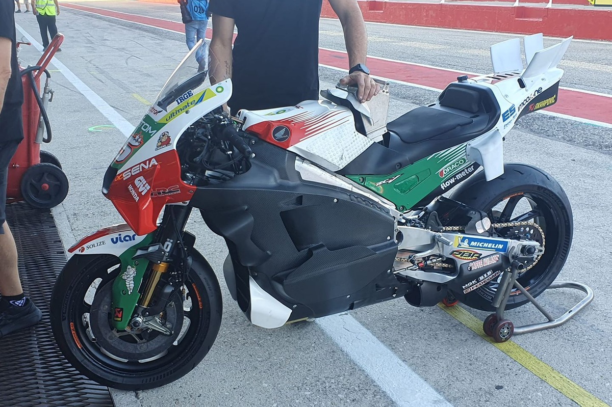Honda: Zarco prova la nuova carena e il cucchiaio nei test di Misano