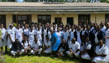 Zimbabwe, l'impegno delle suore domenicane nella formazione dei giovani infermieri