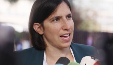 Schlein va da Ricci ma pensa alla Meloni: "Da lei promesse vuote"