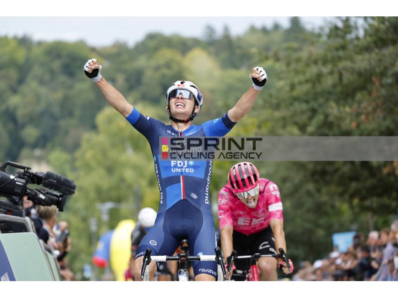 GREGOIRE SUBITO A SEGNO ALLO SPRINT, 4° VENDRAME, 7° BALLABIO
