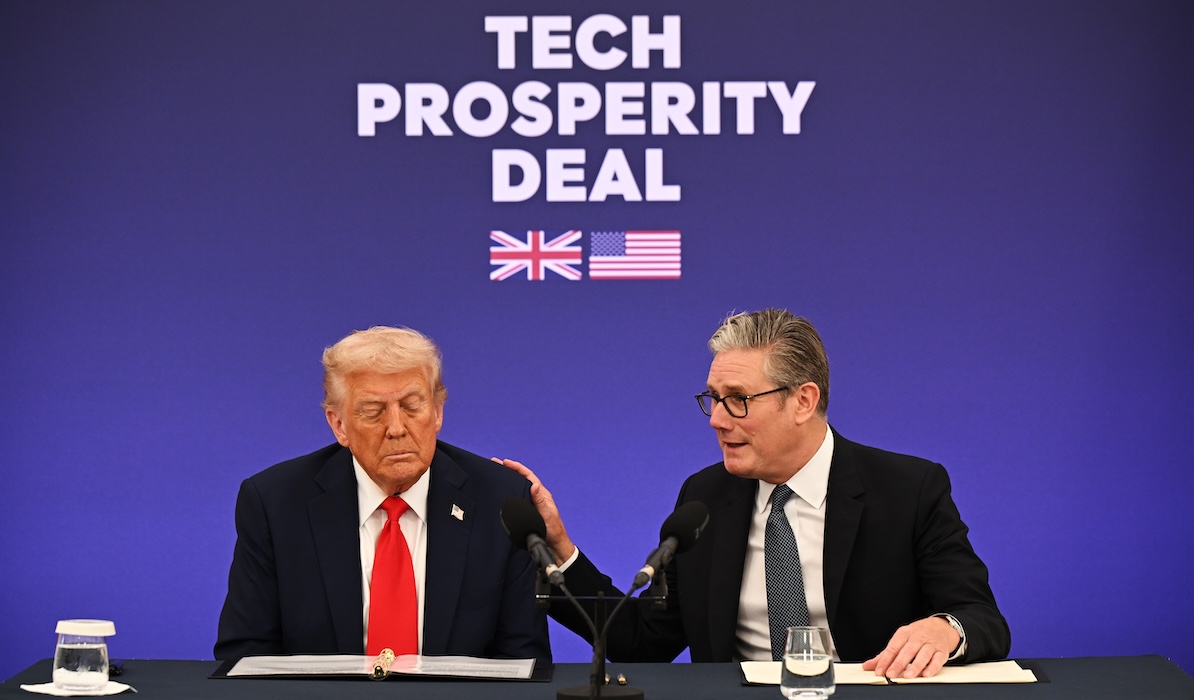 Keir Starmer e re Carlo ce l'hanno messa tutta per ingraziarsi Trump