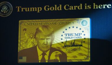 Usa, ecco la “Gold card” di Trump: il pass d’ingresso accelerato che costa un milione - Il Fatto Quotidiano