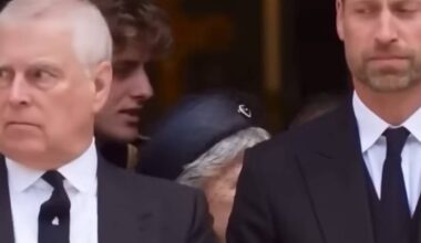William e Carlo lasciano il funerale della Duchessa di Kent, la rabbia contro Andrea