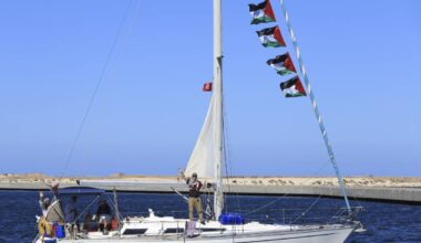 "Costretti a fermarci nelle calette greche". Ancora uno stop per la Flotilla