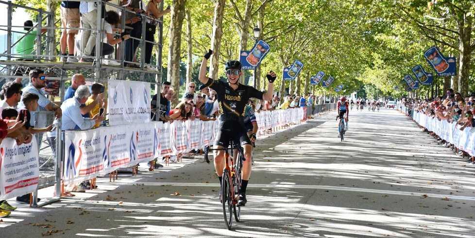 Ciclismo, Cipollini (figlio e nipote d'arte) battuto solo in volata
