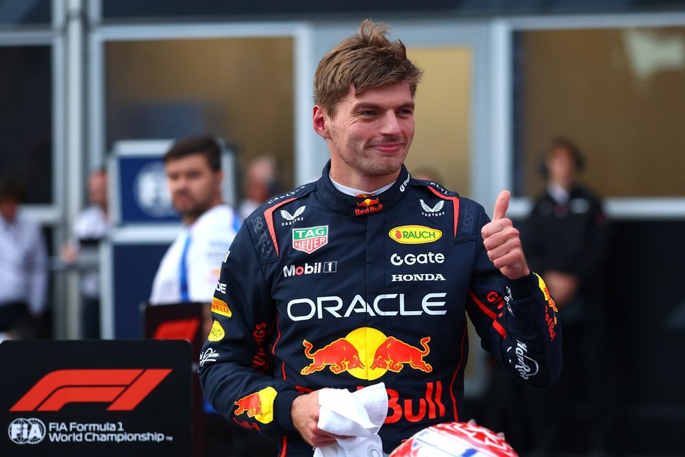 Max Verstappen, Red Bull Racing, se la ride: la RB21 sembra  di nuovo competitiva 