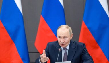 Putin: "Possiamo rispondere a qualsiasi minaccia". Tusk: "Abbatteremo velivoli che violano i confini" | Diretta