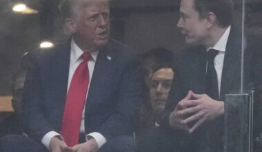 "Mi sei mancato". L'incontro tra Trump e Musk ai funerali di Kirk