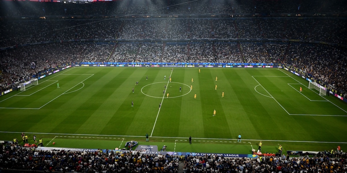 Tirare fuori il calcio d'inizio, apposta