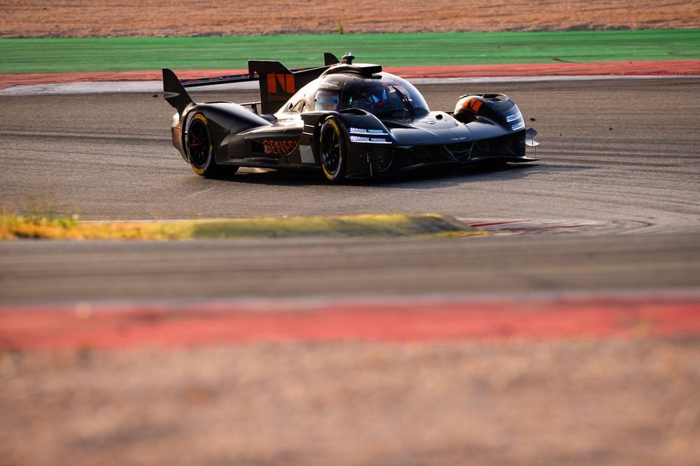 André Lotterer, Pipo Derani, Genesis Magma Racing  GMR-001 Hypercar, Portimao test 