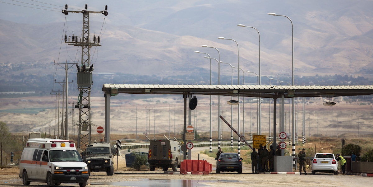 Da mercoledì Israele chiuderà a tempo indeterminato l'unico valico al confine tra Giordania e Cisgiordania