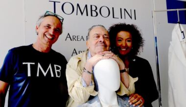 Tolentino, il "King dei Paparazzi" Rino Barillari veste Tombolini: in visita con Guido Picchio allo store (FOTO) - Picchio News
