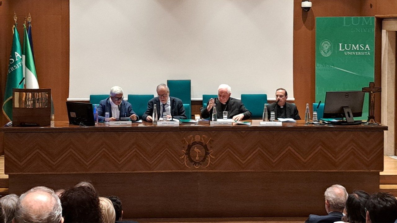 “Il Testimone”, Guzmán Carriquiry racconta mezzo secolo in Vaticano in un libro