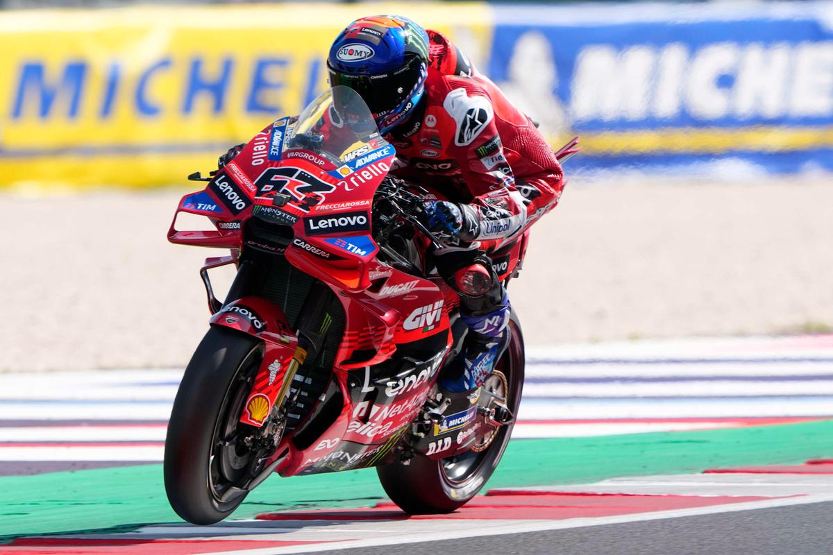 Motogp, Xaus su Bagnaia: “Forse è lasciato troppo solo da Rossi”