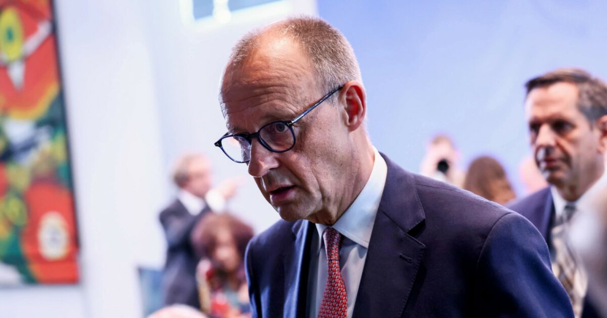 Prestito Ucraina 140 miliardi garantito da asset russi congelati: il piano Merz