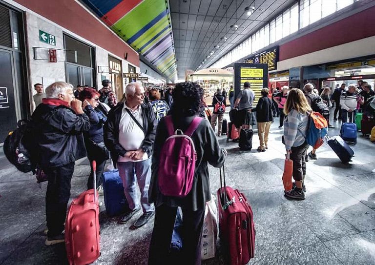 Alta velocità Roma Napoli, per guasto ritardi e treni fermi