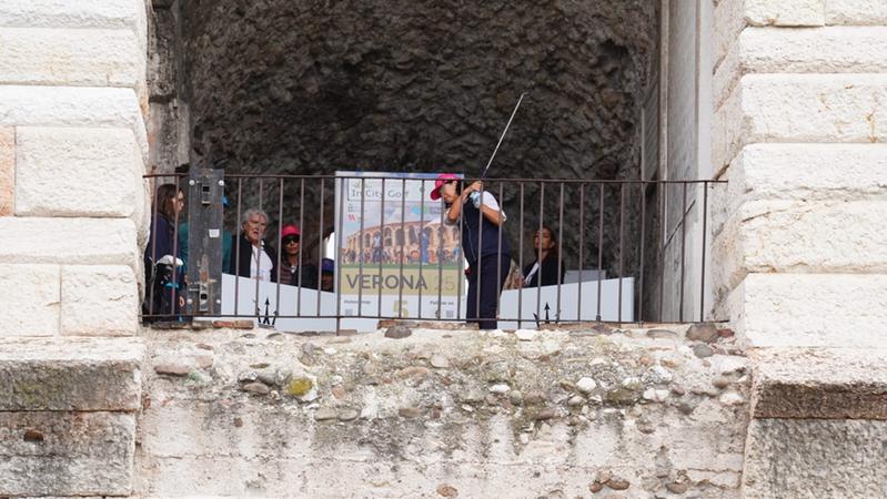 L'Arena e la Bra (e anche la sua fontana...) sono diventate per un giorno un campo da golf