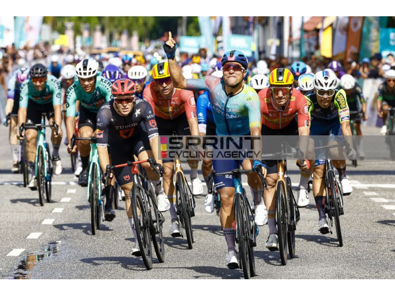 TOUR DE LANGKAWI 2025. MALUCELLI SI PRENDE IL PRIMO SPRINT DELLA CORSA MALESE
