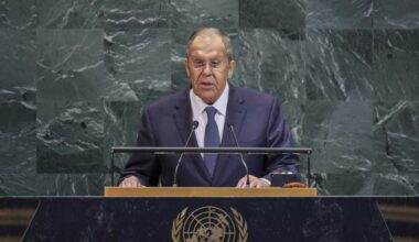 Lavrov: «Niente attacchi a Ue e Nato». Kiev dichiara guerra ai disabili russi