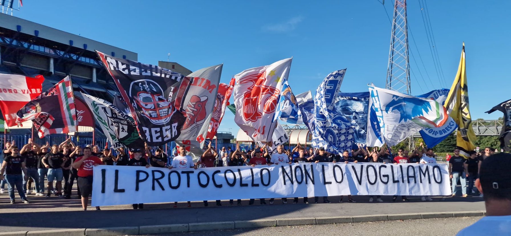 Olimpia Milano Supercoppa, perché gli ultras sono rimasti in silenzio?
