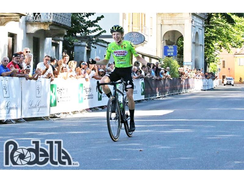 LOCK FIRMA UNA GRANDE EDIZIONE DEL PICCOLO GIRO DELL'EMILIA