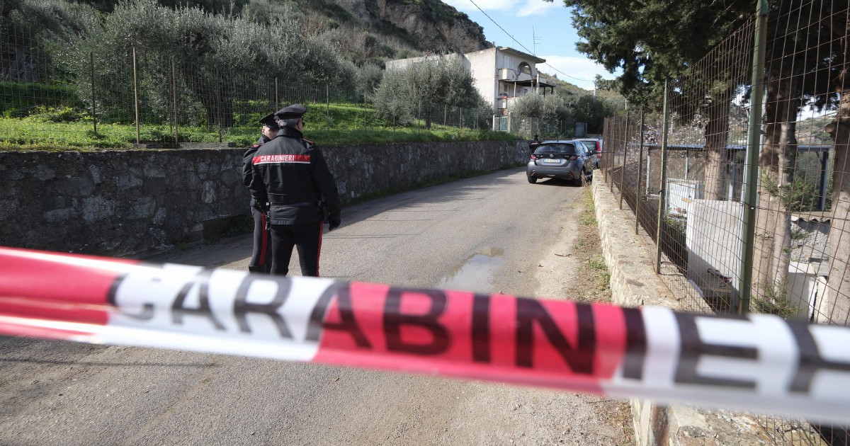 Donna uccisa a colpi di pietra a Paupisi (Benevento), i carabinieri cercano il marito - Il Fatto Quotidiano