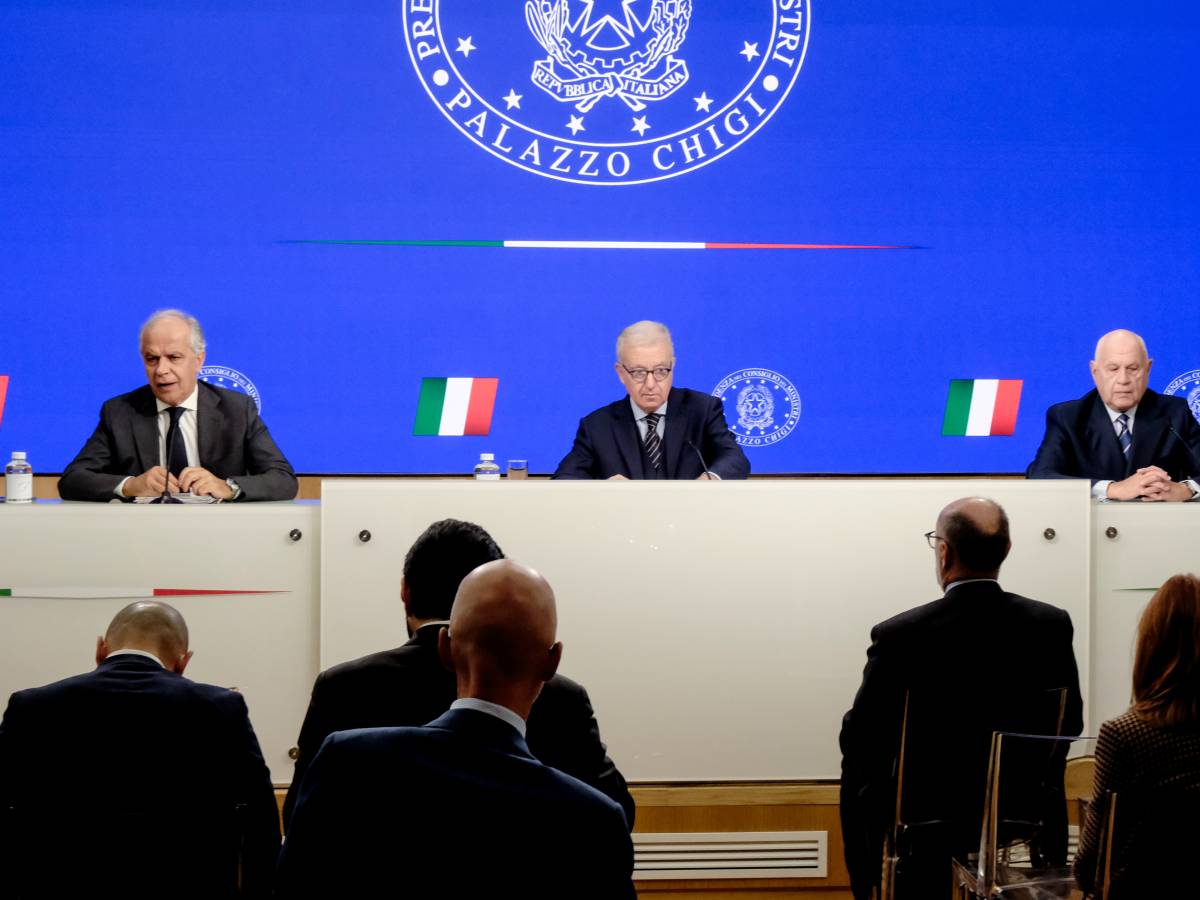 "Agito nell'interesse dello Stato". Respinto il processo per Nordio, Piantedosi e Mantovano su Almasri