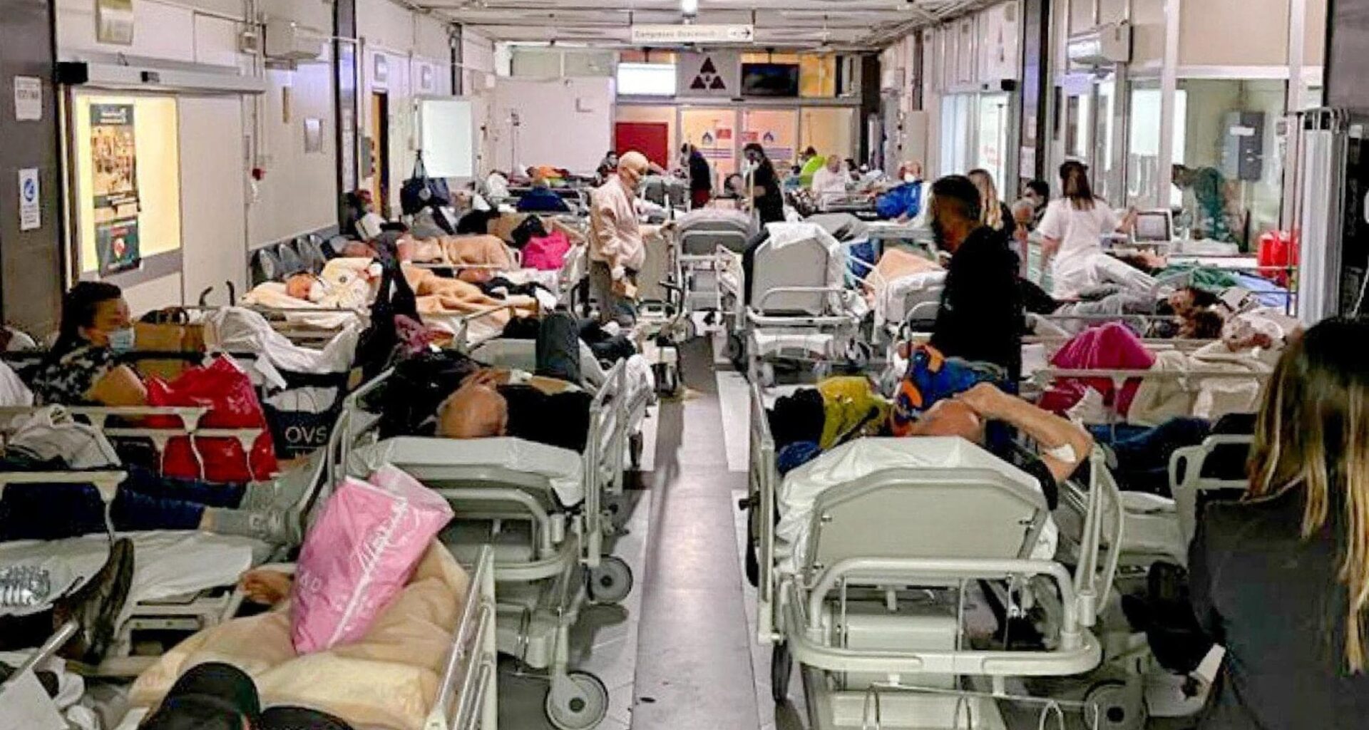 Pronto soccorso, terra di confine tra strada e ospedale: mancano 3.500 medici e 10mila infermieri