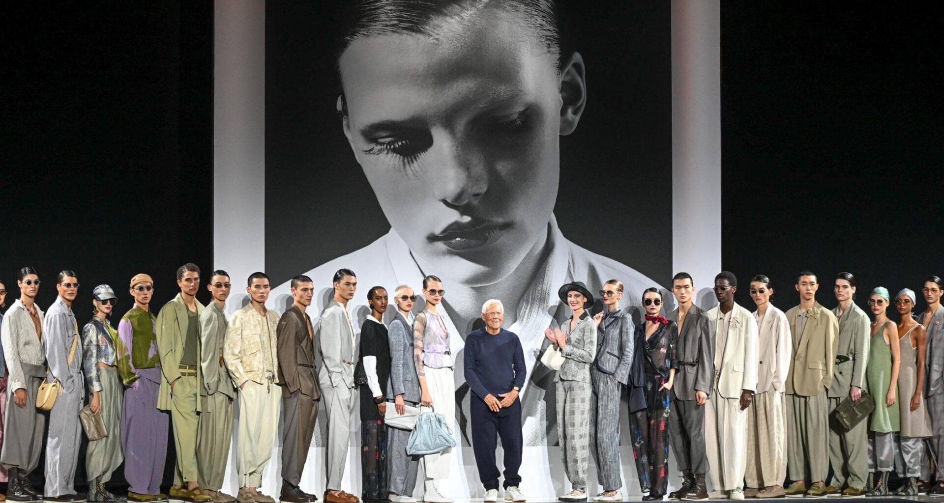 Morto Giorgio Armani, le reazioni. Meloni: “Simbolo dell’Italia migliore”