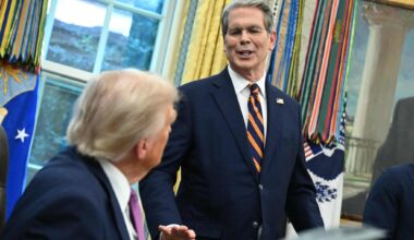 I dazi tormentano Trump e fanno litigare i suoi. Dal rischio rimborso alla lite fra Bessent e Pulte - la Repubblica