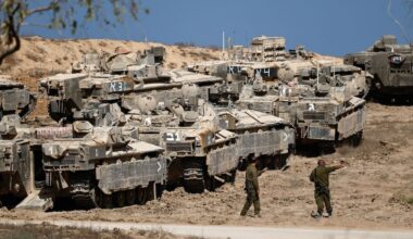 Carri armati e raid aerei, Gaza City sotto attacco di Israele. Inchiesta Onu: a Gaza è genocidio