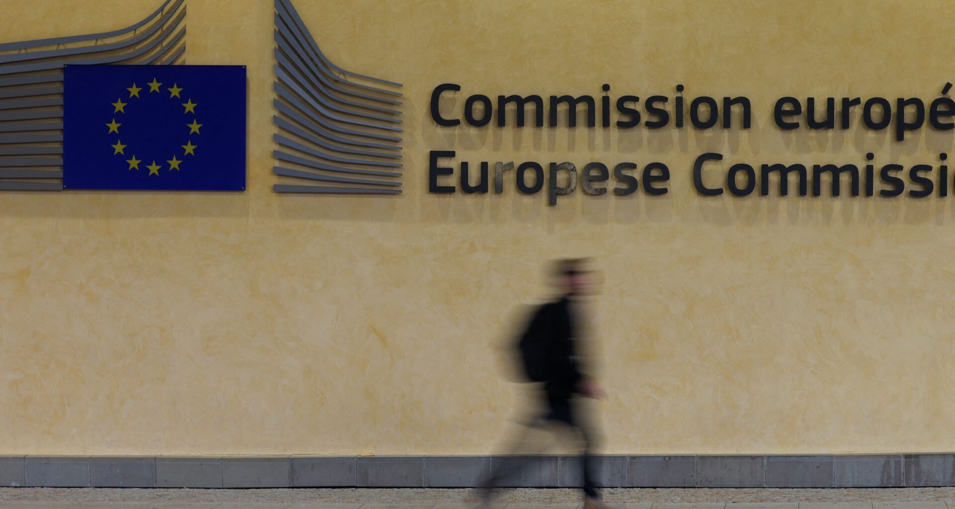 Sanofi sotto inchiesta dalla Commissione Europea per i vaccini